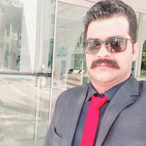 آرش وفایی